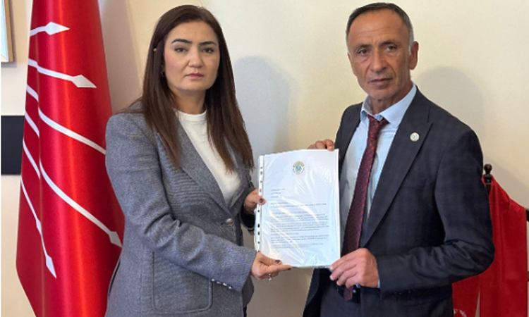 Kritik Açıklama: CHP'li Kılıç, emekli sendikası başkanını TBMM'de ağırlayıp talep dosyasını aldı | İşte Tüm Ay