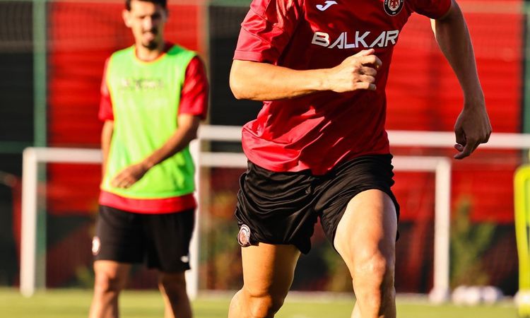 Kritik Açıklama: Çorum FK, Kasımpaşa Maçı Hazırlıklarını Sürdürüyor: Gelişmeler Takip Ediliyor