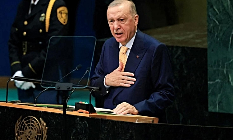 Kritik Açıklama: Cumhurbaşkanı Erdoğan, BM Genel Kurulu kürsüsünde Sezai Karakoç’un şiiri okudu: Gelişmeler Ta