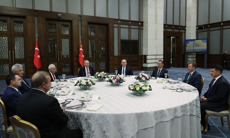 Kritik Açıklama: Cumhurbaşkanı Erdoğan, yüksek mahkeme başkanlarıyla yemekte bir araya geldi - Son Dakika Bilg
