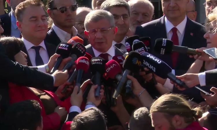 Kritik Açıklama: Davutoğlu "Cumhurbaşkanına hakaret" suçundan ifade verdi: Bu uygulamanın devletin üst katında
