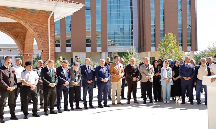 Kritik Açıklama: Denizli'de Mukaddes Emanetler Sergisi açıldı, bir hafta ziyaret edilebilecek: Gelişmeler Taki
