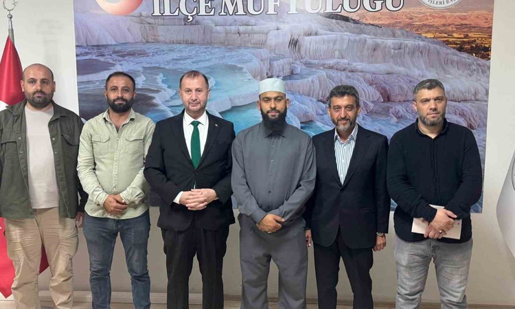 Kritik Açıklama: Denizli Pamukkale'de Celal Karatüre ve ekibi Hierapolis'te ilahi okudu
