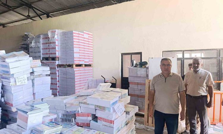 Kritik Açıklama: Ders kitaplarının eksiksiz ve düzenli dağıtımı için çalışmalar sürüyor: Gelişmeler Takip Edil
