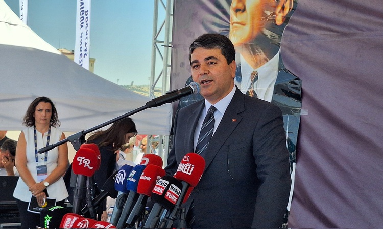 Kritik Açıklama: DP Genel Başkanı Uysal, Fon Krizi'nde 86 milyonun zarar gördüğünü söyledi: Gelişmeler Takip E