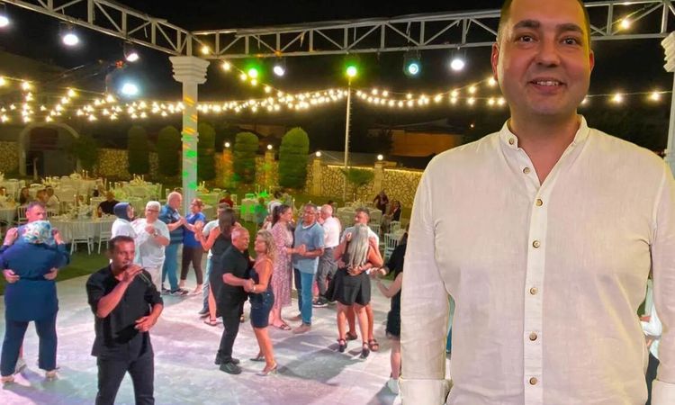 Kritik Açıklama: Düğün iptal oldu ama salon boş kalmadı! Nazilli’de gecenin başrolünde tek başına damat vardı