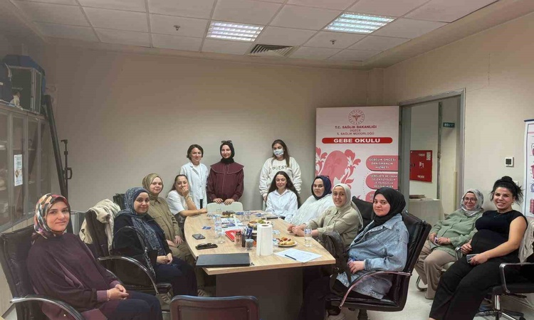 Kritik Açıklama: Düzce'de anne adaylarına normal doğum ve anne sütünün önemi anlatıldı: Gelişmeler Takip Edili