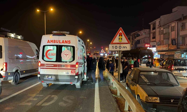 Kritik Açıklama: Düzce'de motosiklet ile otomobil çarpıştı, Beyciler Kavşağı'nda 1 kişi yaralandı | İşte Tüm A