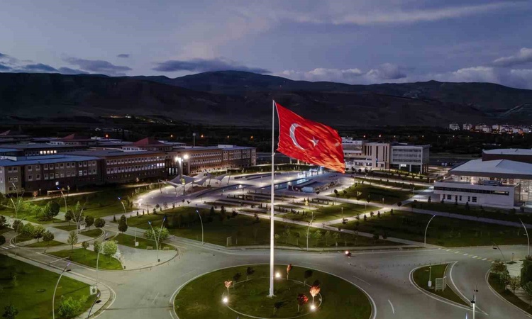 Kritik Açıklama: EBYÜ akademisyenlerinin hazırladığı 5 iklim projesi COP31'da kabul edildi - Son Dakika Bilgil