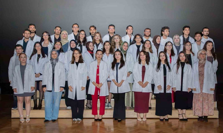 Kritik Açıklama: EBYÜ Diş Hekimliği Fakültesinde beyaz önlük töreni düzenlendi - Son Dakika Bilgileri
