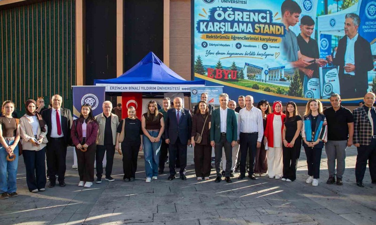 Kritik Açıklama: EBYÜ Rektörü Kuyrukluyıldız, öğrenci karşılama stantlarını ziyaret etti ve Merak Edilenler