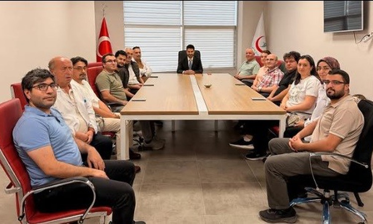 Kritik Açıklama: Erzincan Mengücek Gazi Hastanesi Başhekimi, dahiliye hekimleriyle toplantı yaptı ve Merak Edi