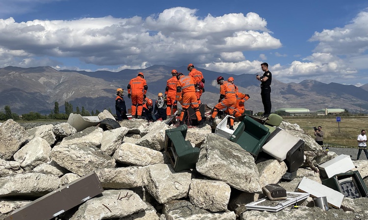 Kritik Açıklama: Erzincan merkezli 6.9'luk deprem tatbikatına 4 ilde 1052 personel ve 207 araç katıldı - Son D