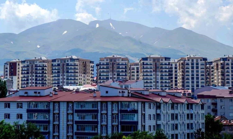 Kritik Açıklama: Erzurum'da konut satışları geçen yıla göre 163, iş yeri satışları 60 azaldı ve Merak Edilenle
