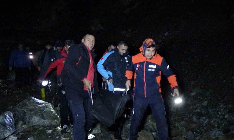 Kritik Açıklama: Erzurum Pasinler'de 49 yaşındaki adam kalp krizinden öldü, 3 kişi kurtarıldı ve Merak Edilenl