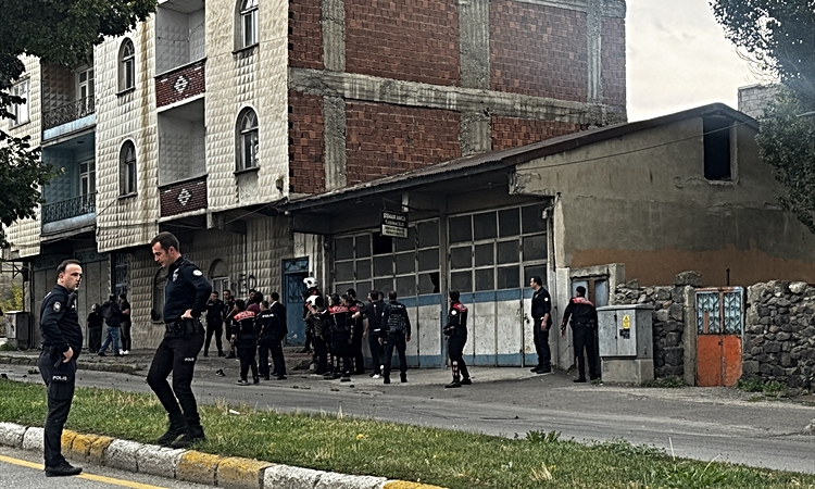 Kritik Açıklama: Erzurum'da silahlı kavgada 3'ü ağır 12 kişi yaralandı; aralarında polis de var