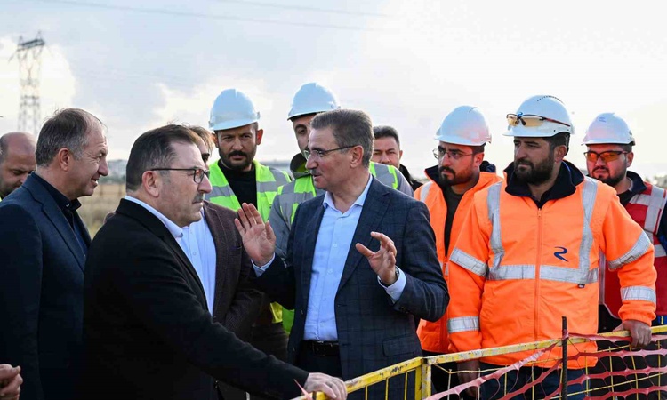 Kritik Açıklama: Erzurum Valisi Baruş ve Milletvekili Altınok yeni stadyum inşaatında inceleme yaptı: Gelişmel