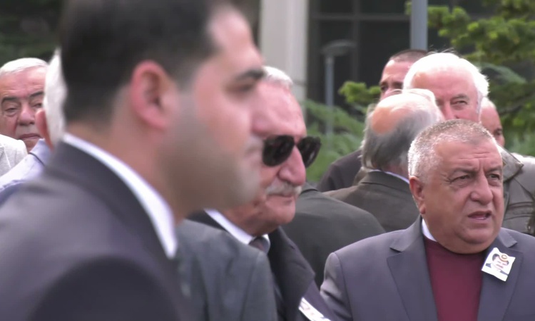 Kritik Açıklama: Eski Bakan Ünal Erkan için Emniyet Genel Müdürlüğü'nde saygı duruşunda bulunuldu ve Merak Edi
