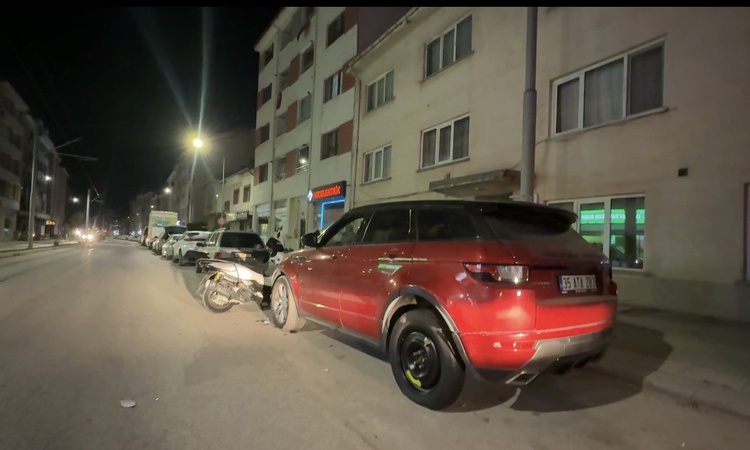 Kritik Açıklama: Eskişehir'de park halindeki SUV'a çarpan sürücü 1.90 promil alkollü çıktı ve Merak Edilenler