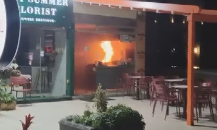 Kritik Açıklama: Etiler'de gaz kaçağı iddiasıyla çıkan restoran yangını söndürüldü ve Merak Edilenler