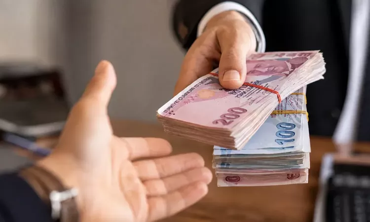 Kritik Açıklama: EYT Dışında Kalanlar İçin Kademeli Emeklilik Beklentisi Sürüyor: Mevcut Şartlar ve Erken Emek