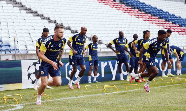 Kritik Açıklama: Fenerbahçe Lyon Maçı Hazırlıklarını Tamamladı ve Merak Edilenler