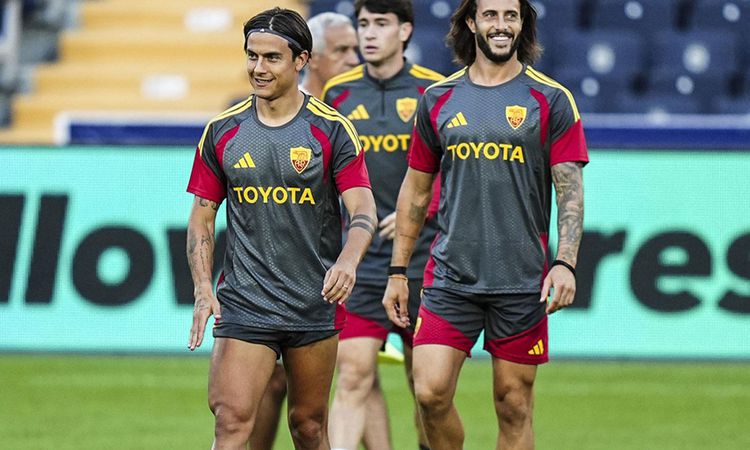 Kritik Açıklama: Fenerbahçe maçı öncesi Kadıköy'de son antrenmanını yapan Roma'da şok sakatlık