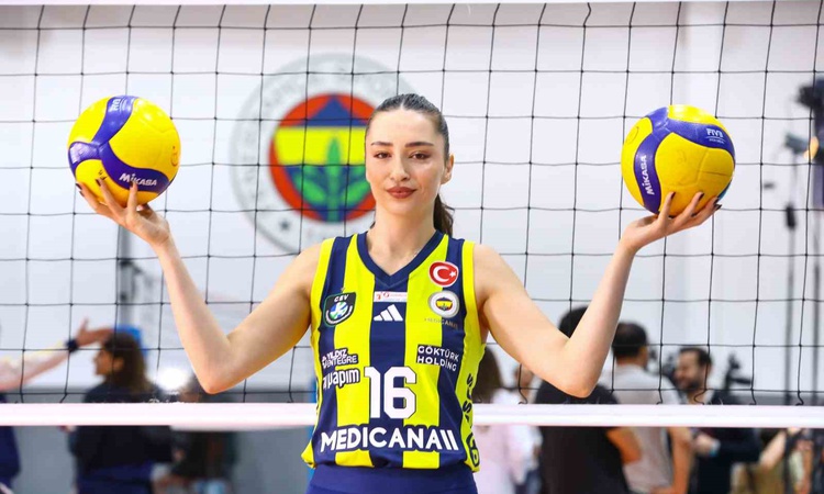 Kritik Açıklama: Fenerbahçe Medicana'nın yeni transferi Saliha Şahin, altın madalya hedefini anlattı: Gelişmel