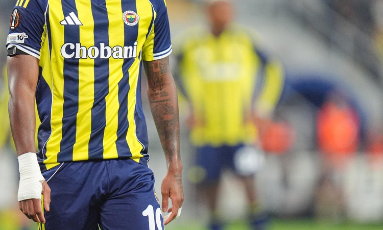 Kritik Açıklama: Fenerbahçe'nin yolladığı futbolcu tesislerde çırılçıplak geziyormuş - Son Dakika Bilgileri