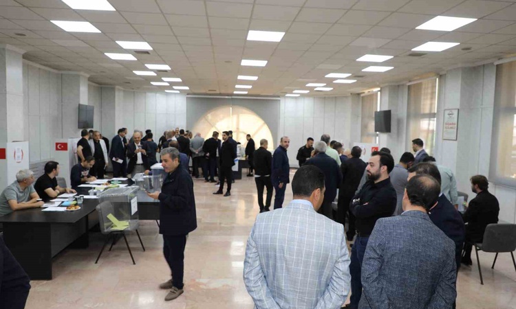 Kritik Açıklama: Gaziantep Ticaret Borsası'nda 1137 üye meslek komitesi seçimi için oy veriyor