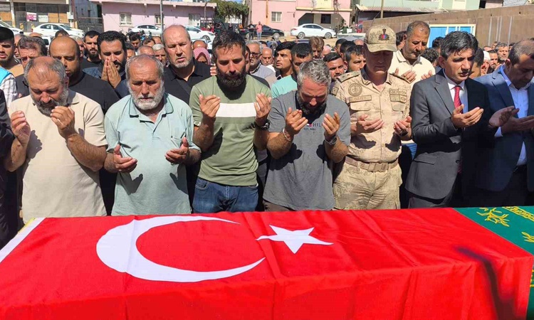 Kritik Açıklama: Girne açıklarında batan gemide ölen Mahmut Demir, Hatay Reyhanlı'da toprağa verildi