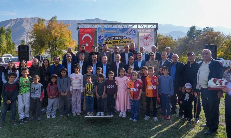 Kritik Açıklama: Hakkari'de arıcılara yüzde 75 hibeyle 262 elektrikli çit seti dağıtıldı | İşte Tüm Ayrıntılar