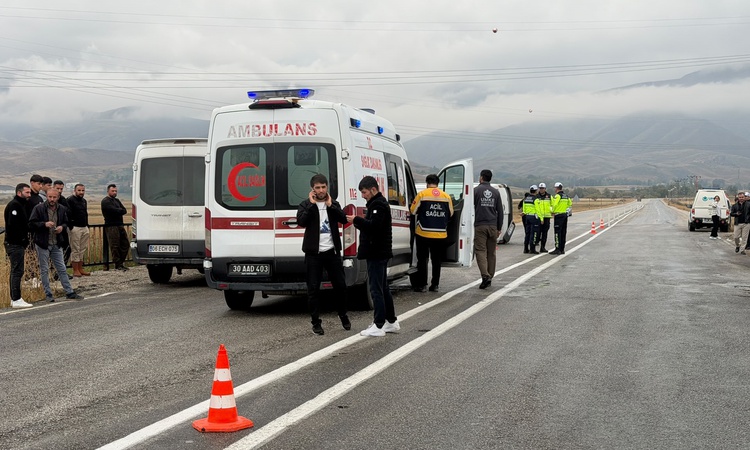 Kritik Açıklama: Hakkari Yüksekova'da öğrenci servisi devrildi, 12 öğrenci hafif yaralandı | İşte Tüm Ayrıntıl