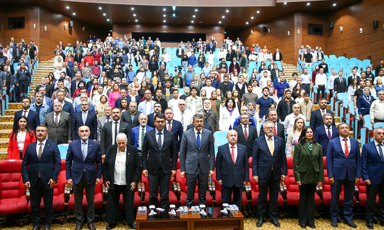 Kritik Açıklama: İçişleri Bakan Yardımcısı Çelik, Uşak Üniversitesinde etkinliğe katıldı