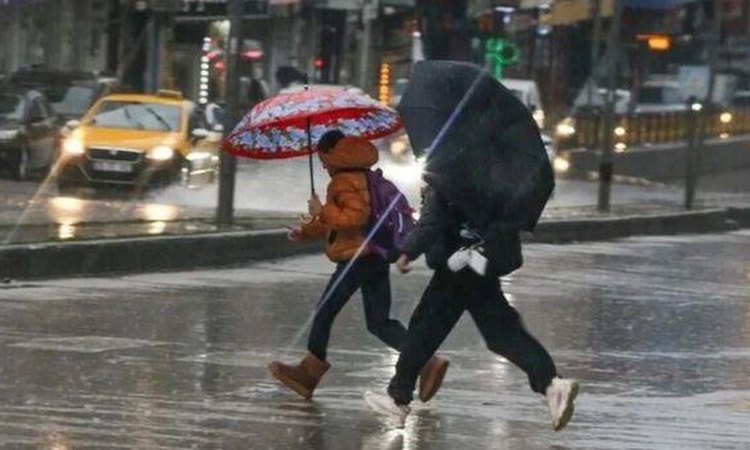Kritik Açıklama: İstanbul'da Pazartesi okullar tatil mi? SON DAKİKA! 19 Ekim Pazartesi İstanbul'da okullar var