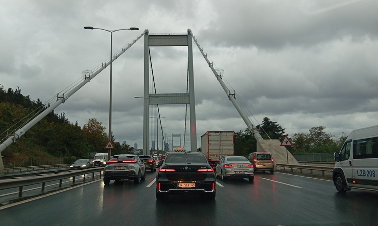 Kritik Açıklama: İstanbul'da sağanağın ardından trafik yoğunluğu saat 07.30'da yüzde 62'ye ulaştı - Son Dakika