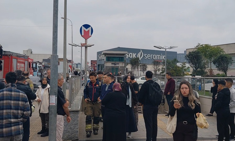 Kritik Açıklama: İstanbul Ümraniye'de metro treninin trafosunda patlama oldu, Üsküdar seferleri durdu - Son Da