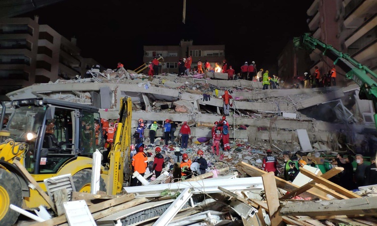 Kritik Açıklama: İzmir depreminin 6. yılında itfaiyeciler 117 can kaybının acısını unutmadı ve Merak Edilenler