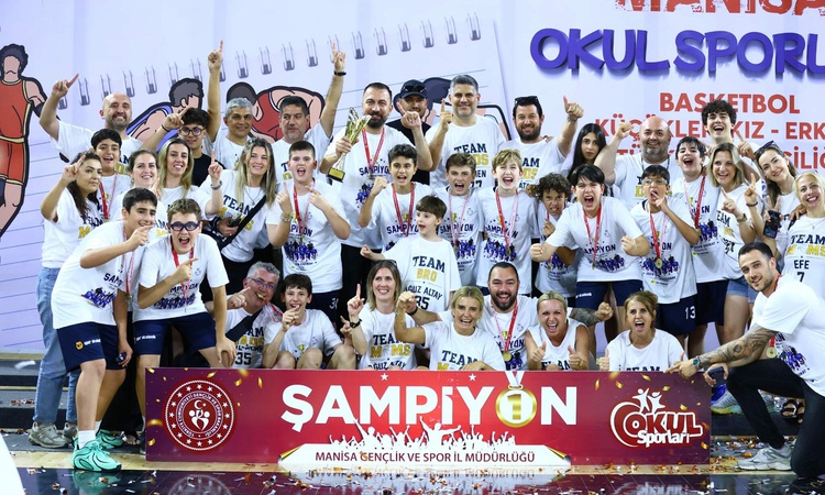 Kritik Açıklama: İzmir Karşıyaka'daki devlet okulu basketbol takımı namağlup Türkiye şampiyonu oldu