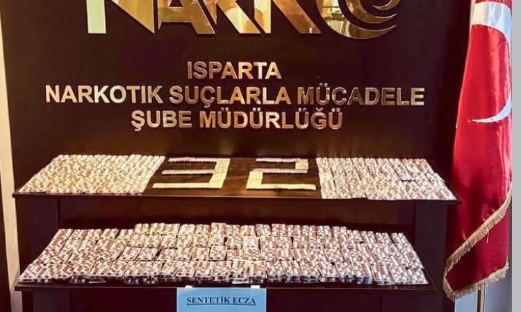 Kritik Açıklama: Isparta'da operasyonda 5 bin 656 sentetik ecza ele geçirildi, 2 şüpheli hakkında tutuklama ka