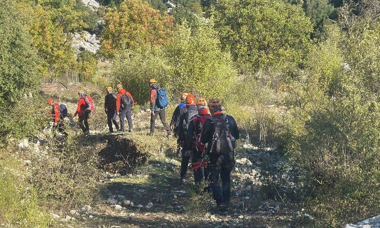 Kritik Açıklama: Isparta Sütçüler'deki Yazılı Kanyon'da mahsur 10 İHH gönüllüsü için arama sürüyor: Gelişmeler