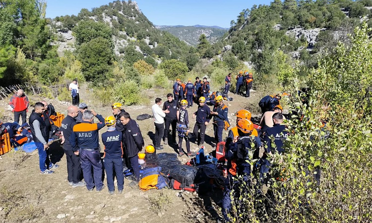 Kritik Açıklama: Isparta Sütçüler'deki Yazılı Kanyon'da mahsur 10 kişi için operasyon yeniden resmen start ald