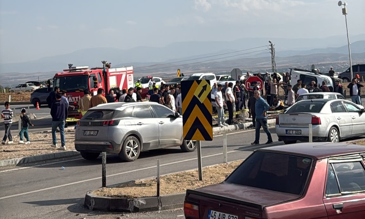 Kritik Açıklama: Kahramanmaraş'ta MHP'li vekil ve il başkanının konvoyu kaza yaptı, 1 ölü, 4 yaralı - Son Daki