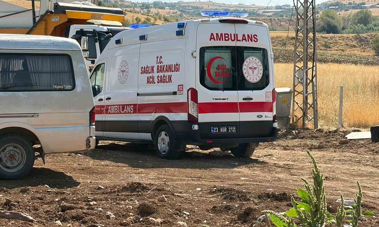 Kritik Açıklama: Kamyonun üzerinden düşen şahıs yaralandı ve Merak Edilenler