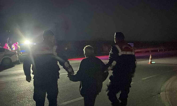 Kritik Açıklama: Karaman'da yaralananın olmadığı kazada 81 yaşındaki sürücüye jandarma destek oldu | İşte Tüm