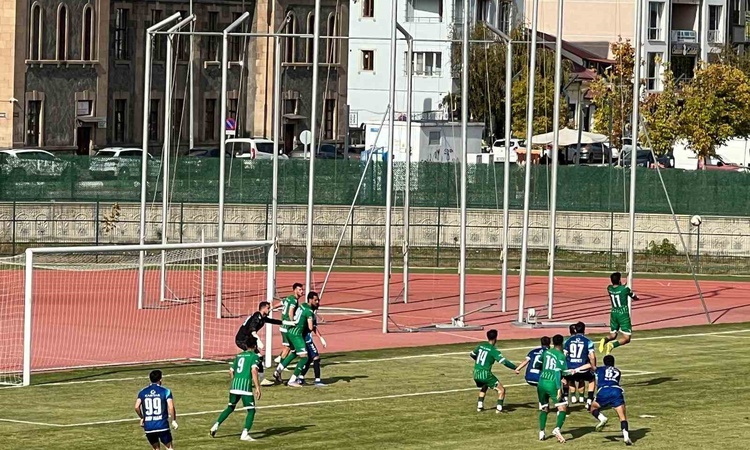 Kritik Açıklama: Kars 36 Spor, 2. haftada evinde Beşikdüzü 1834 Spor'u 3-0 mağlup etti