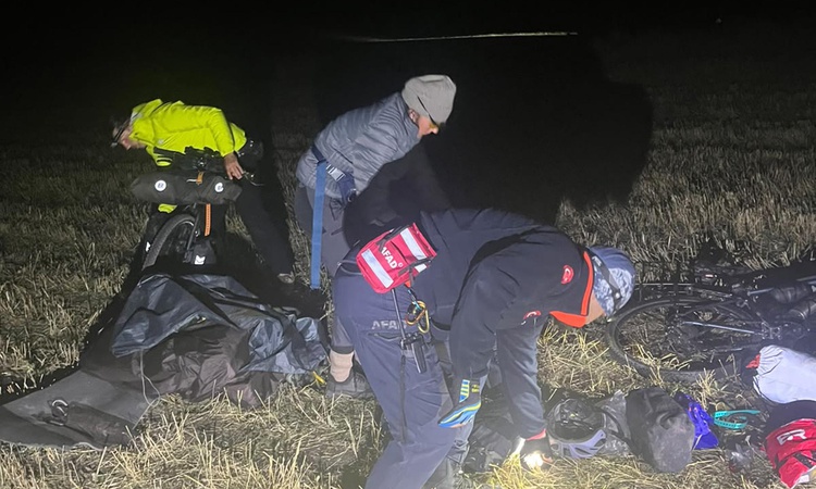 Kritik Açıklama: Kars Susuz'da bisikletli 2 turist gece kaybolunca jandarma ve AFAD buldu ve Merak Edilenler