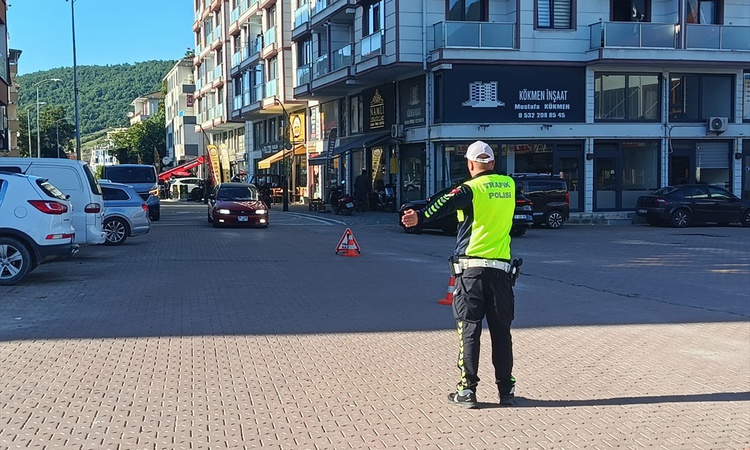 Kritik Açıklama: Kastamonu Cide'de NARVAS ve asayiş denetiminde 690 kişinin GBT sorgusu yapıldı