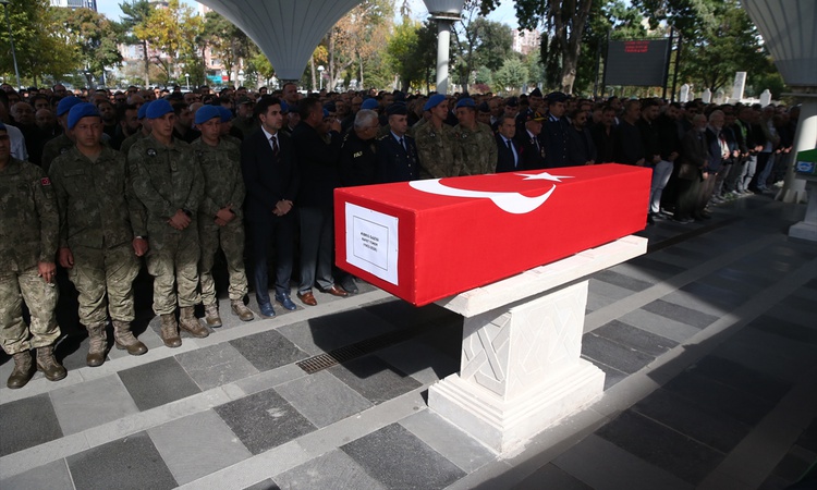 Kritik Açıklama: Kayseri'de kanser tedavisi gören Kıbrıs gazisi Rafet Toker 73 yaşında toprağa verildi ve Mera