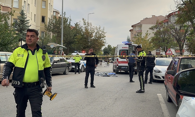 Kritik Açıklama: Kayseri Kocasinan'da özel halk otobüsü 10 yaşındaki bisikletliye çarptı, çocuk öldü. - Son Da